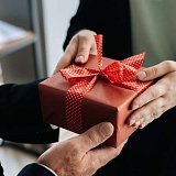 Čím potěšit zaměstnance? Tipy na dárky, které udělají radost
